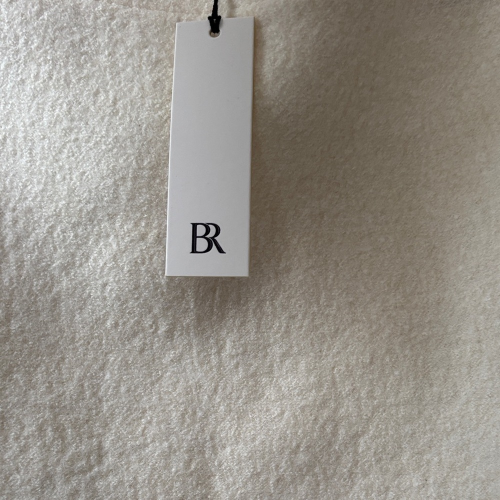 Banana Republic Soft 64 % Wool Cream Sweater - Picture 2 of 3